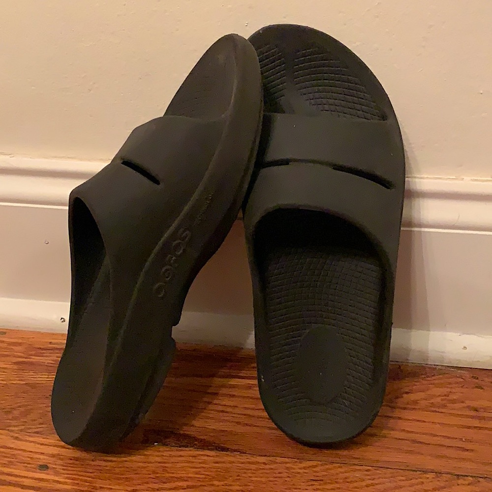 OOFOS Sandals